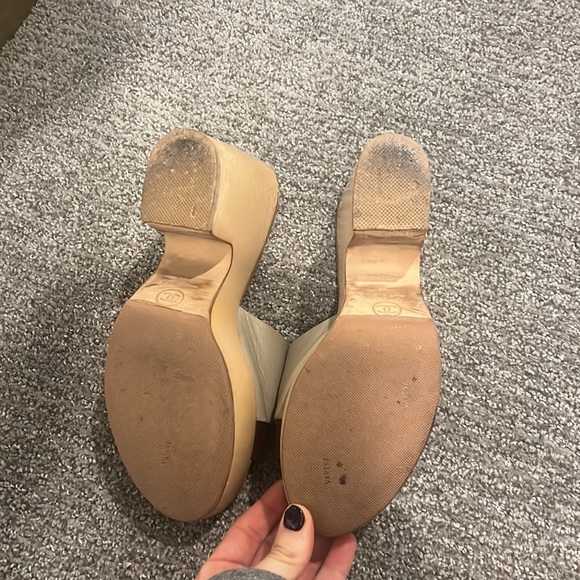 Chanel platform heels - Picture 2 of 6